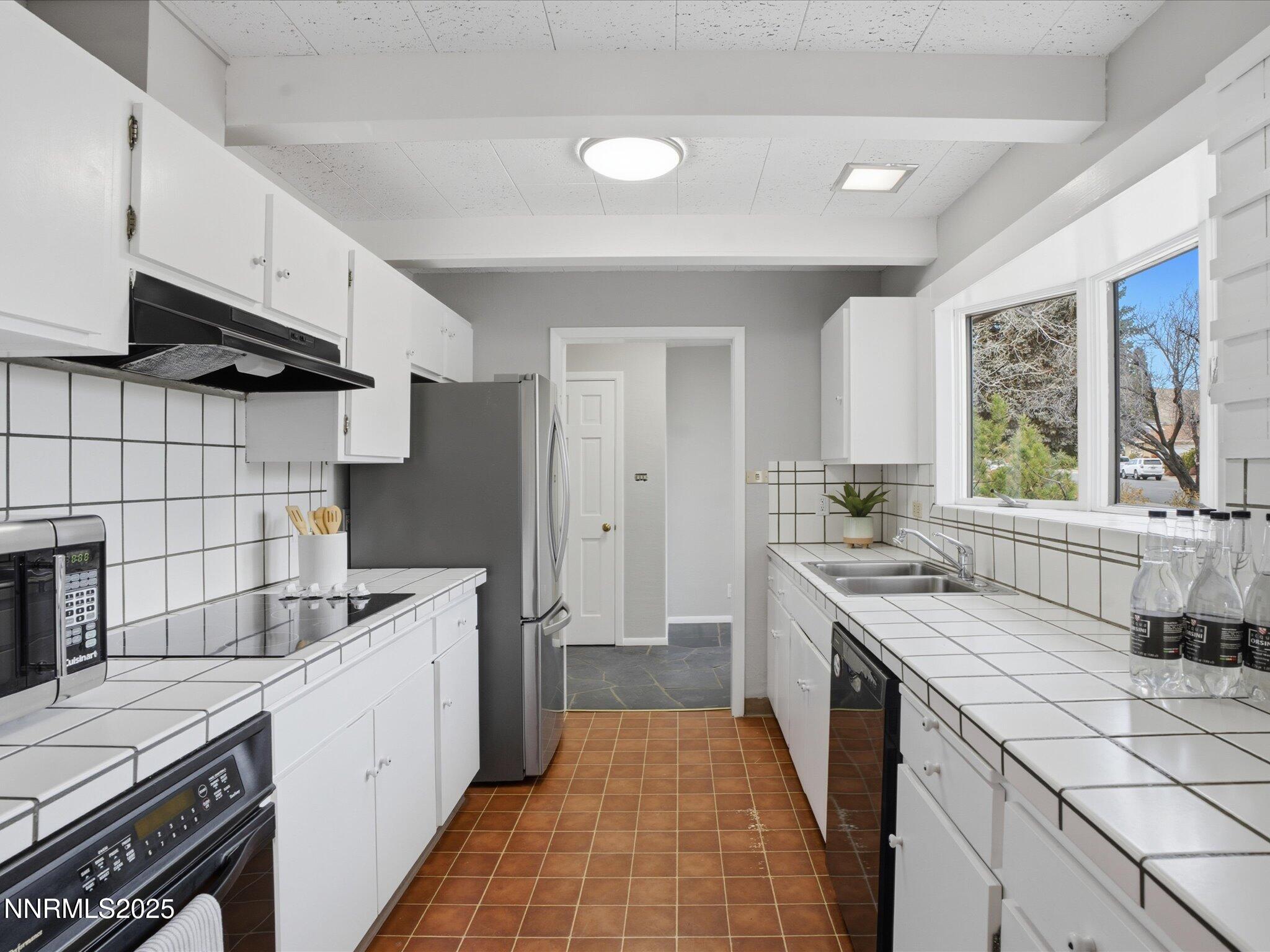 11-960 W 12th St-110