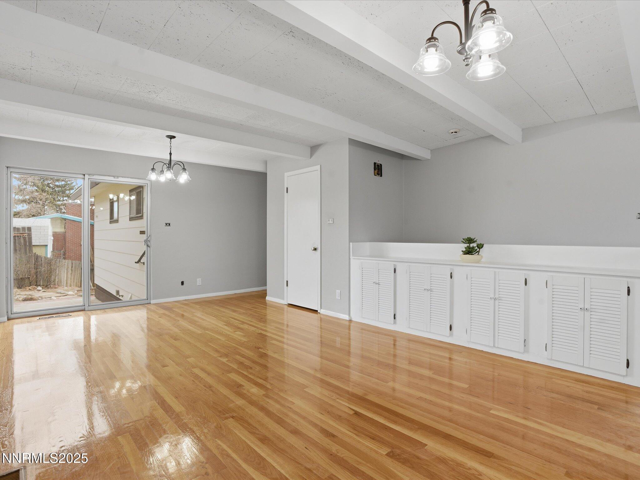 15-960 W 12th St-114