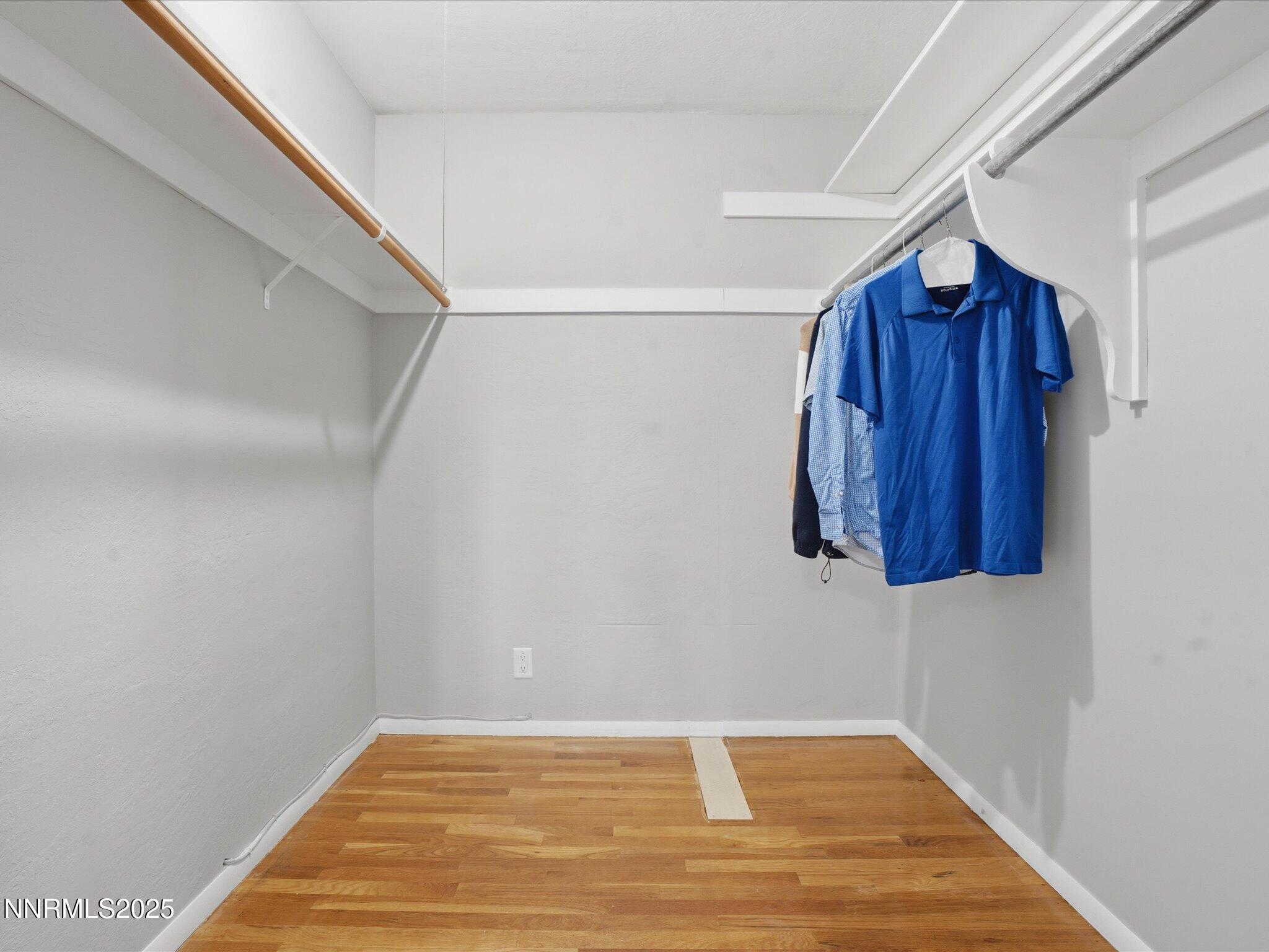 28-960 W 12th St-127