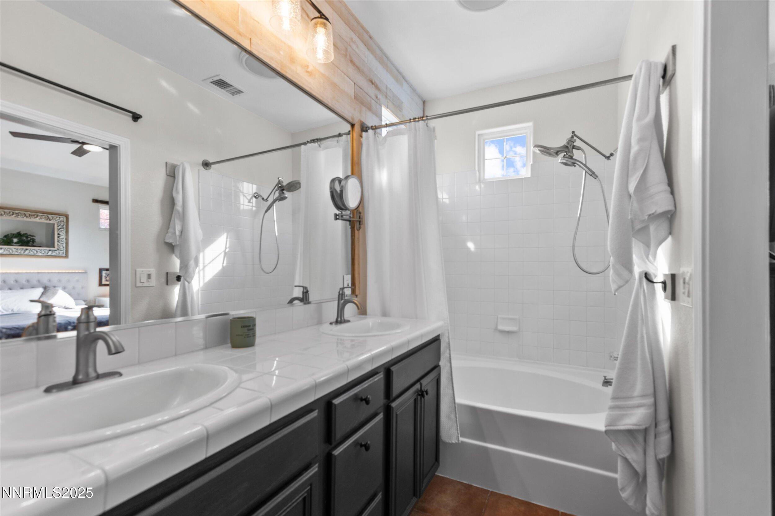 4-Photo 30-10-25, 02 20 56