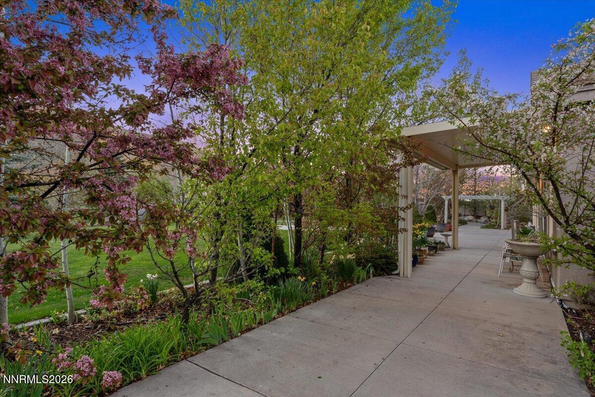 Sparks, Nevada, 89441, United States, 5 Bedrooms Bedrooms, ,4 BathroomsBathrooms,Residential,Active,2035694