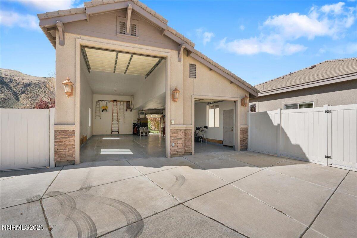 Sparks, Nevada, 89441, United States, 5 Bedrooms Bedrooms, ,4 BathroomsBathrooms,Residential,Active,2035694