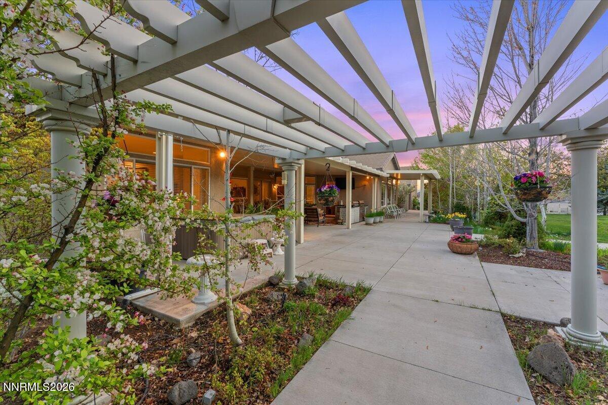 Sparks, Nevada, 89441, United States, 5 Bedrooms Bedrooms, ,4 BathroomsBathrooms,Residential,Active,2035694