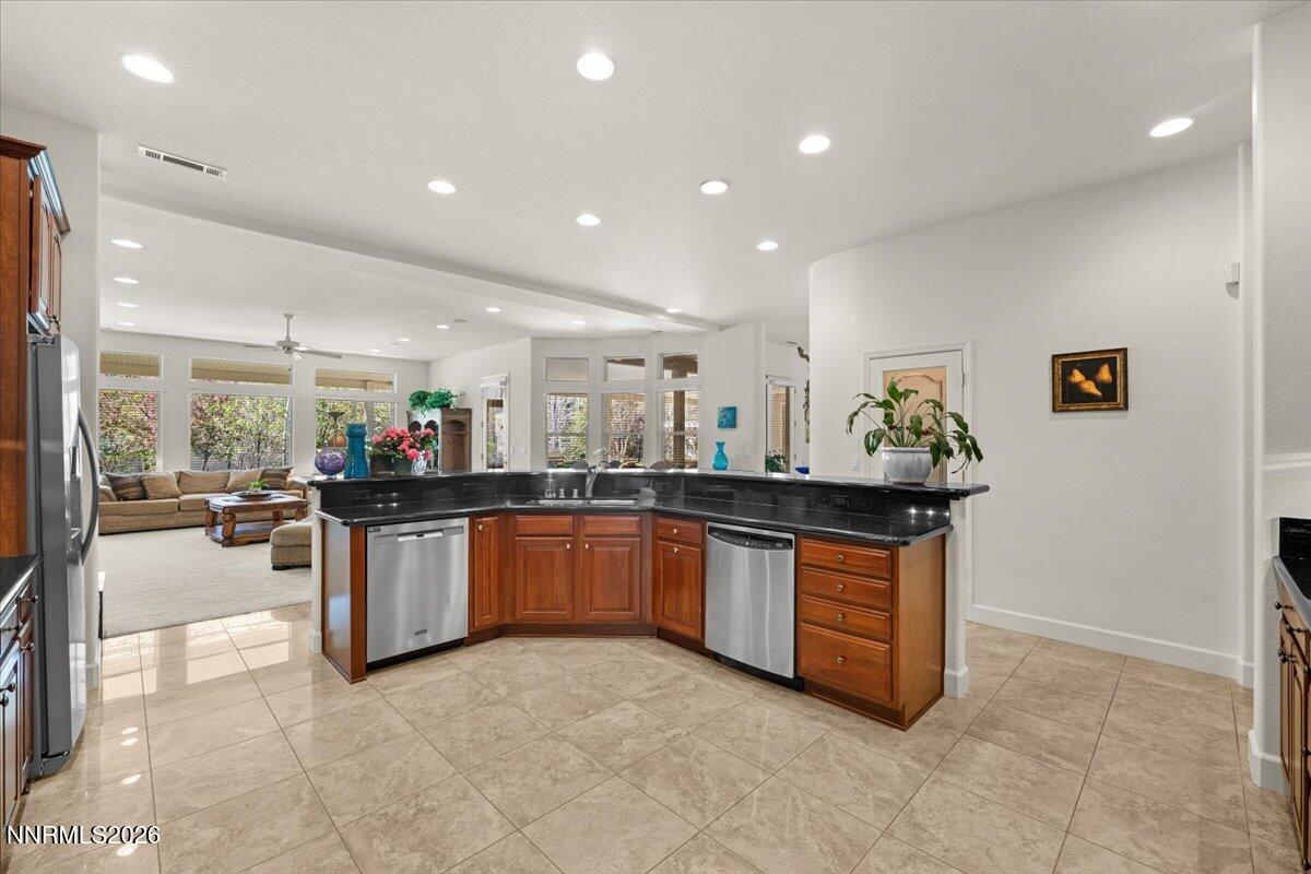 Sparks, Nevada, 89441, United States, 5 Bedrooms Bedrooms, ,4 BathroomsBathrooms,Residential,Active,2035694