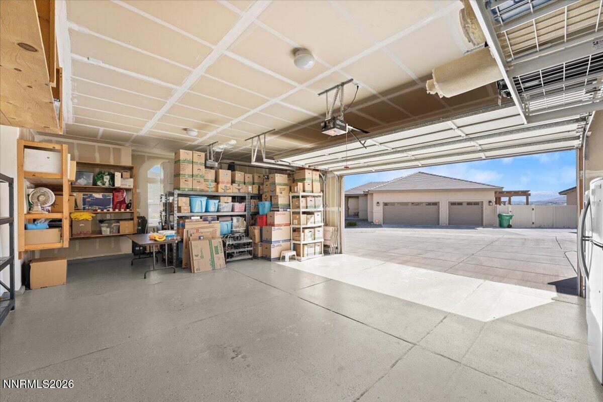 Sparks, Nevada, 89441, United States, 5 Bedrooms Bedrooms, ,4 BathroomsBathrooms,Residential,Active,2035694