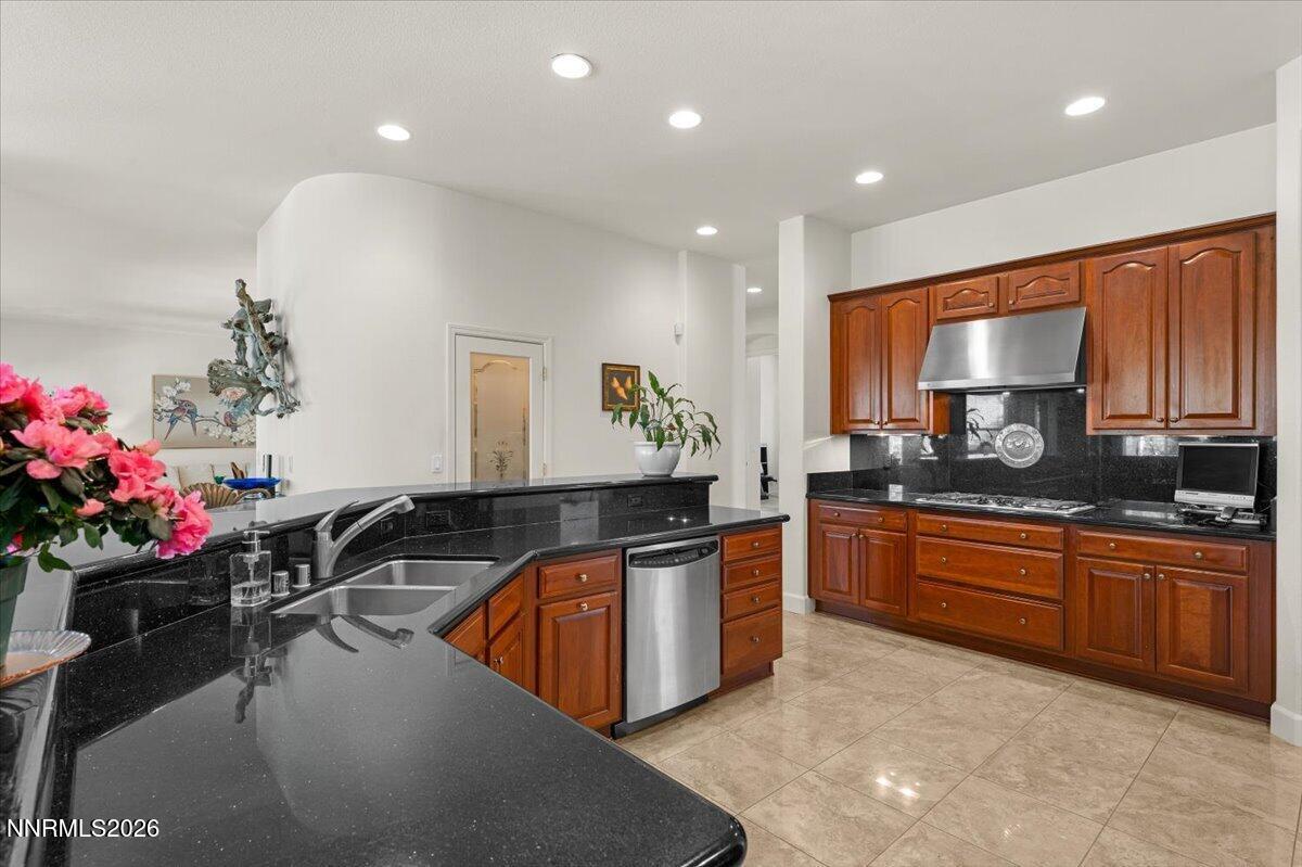 Sparks, Nevada, 89441, United States, 5 Bedrooms Bedrooms, ,4 BathroomsBathrooms,Residential,Active,2035694