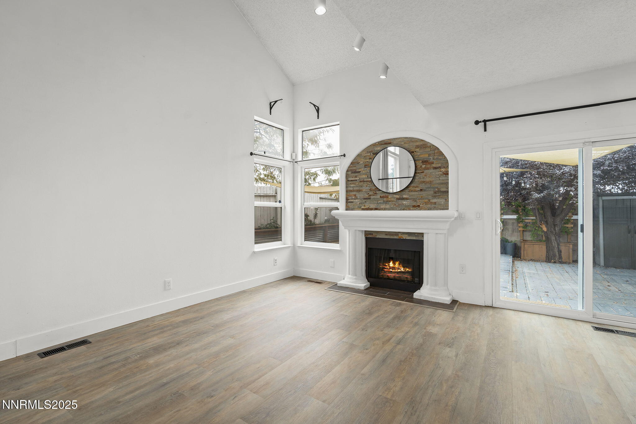 6-web-or-mls-_DSC0044