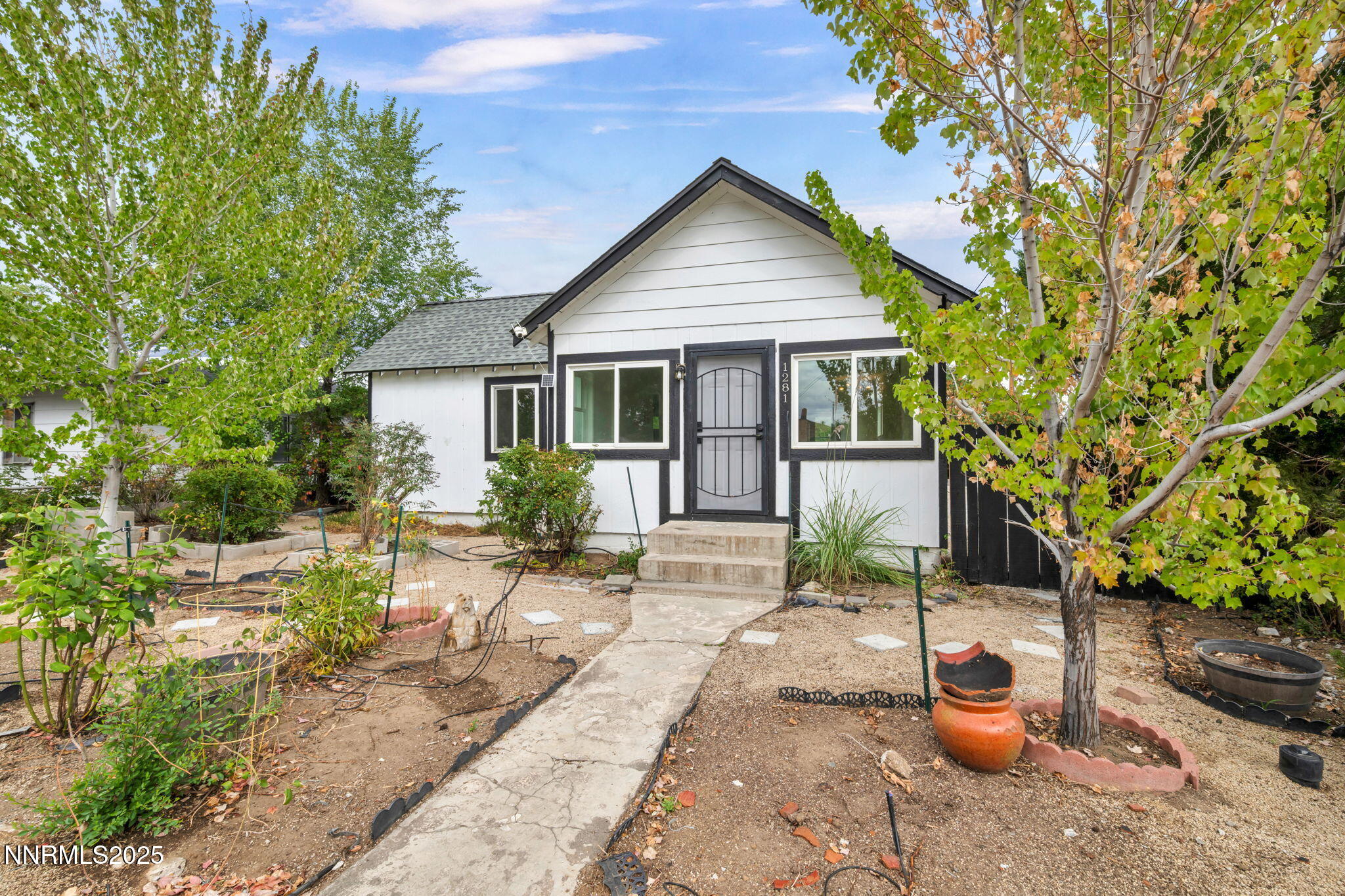 2-web-or-mls-1281-e-10th-st