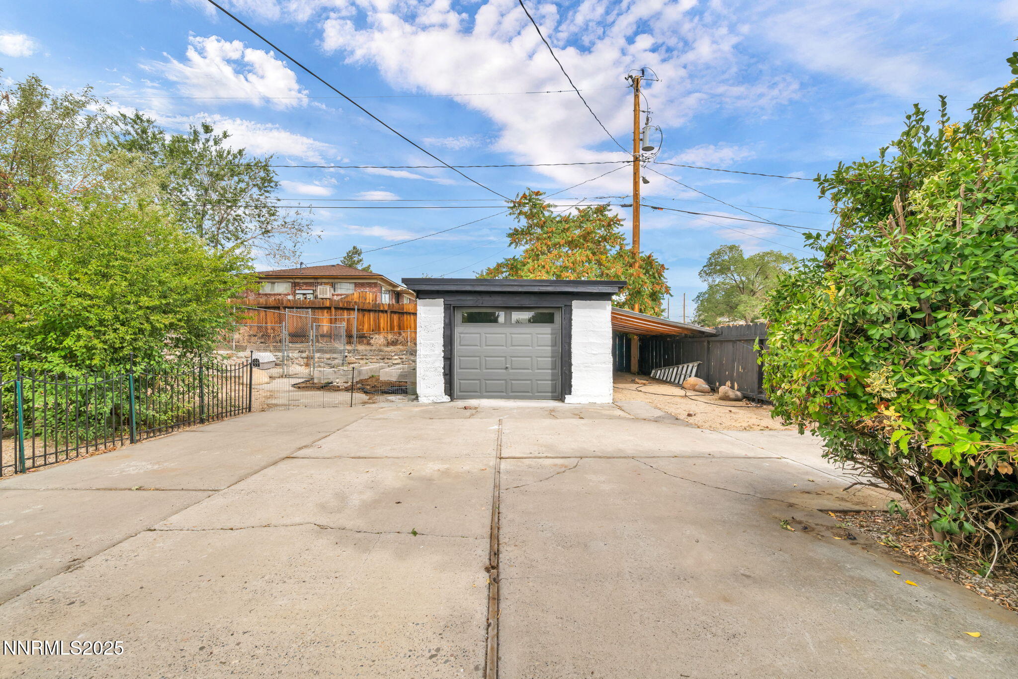 33-web-or-mls-1281-e-10th-st