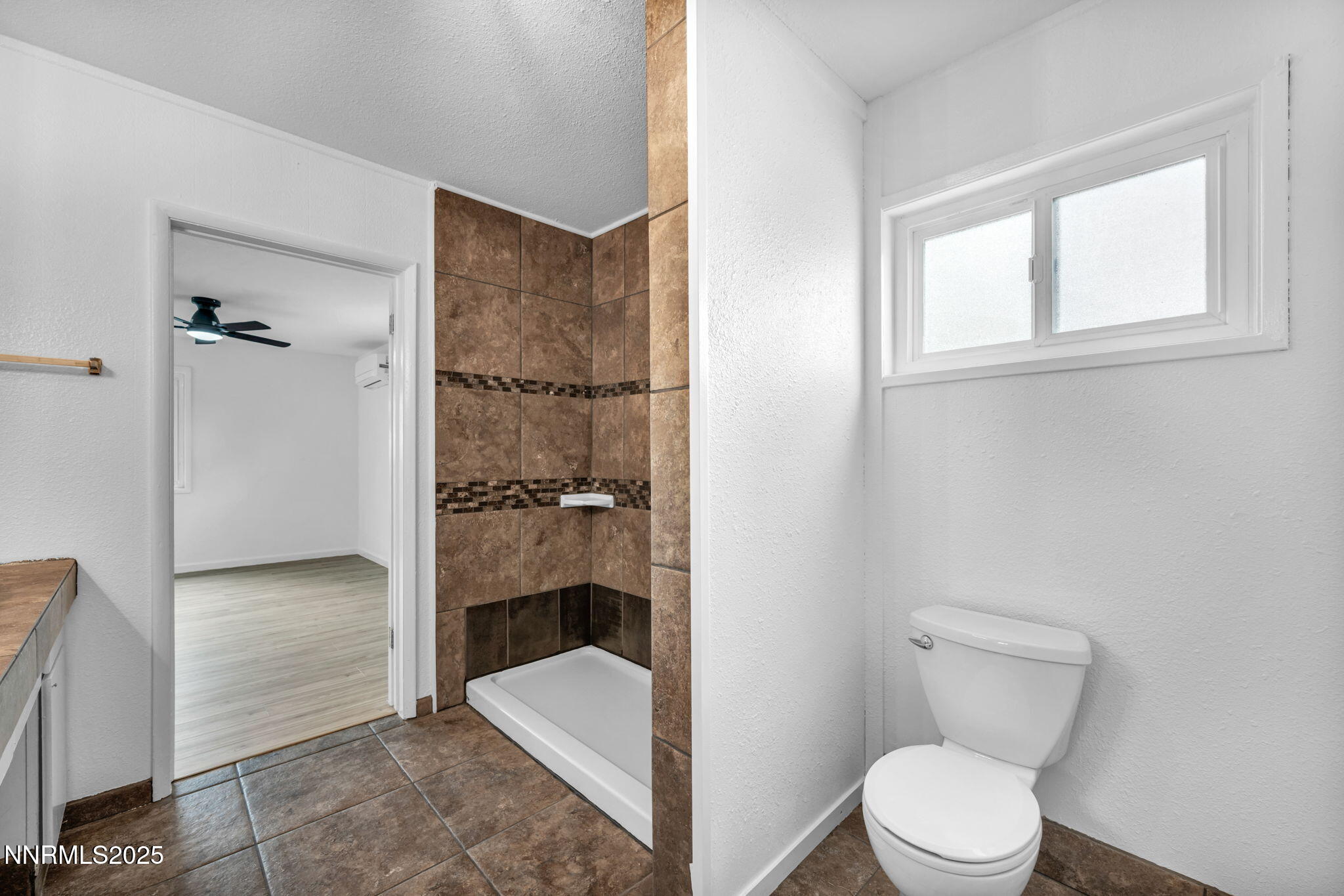 49-web-or-mls-1281-e-10th-st