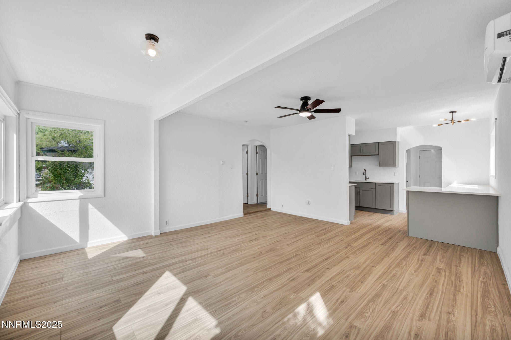 53-web-or-mls-1281-e-10th-st