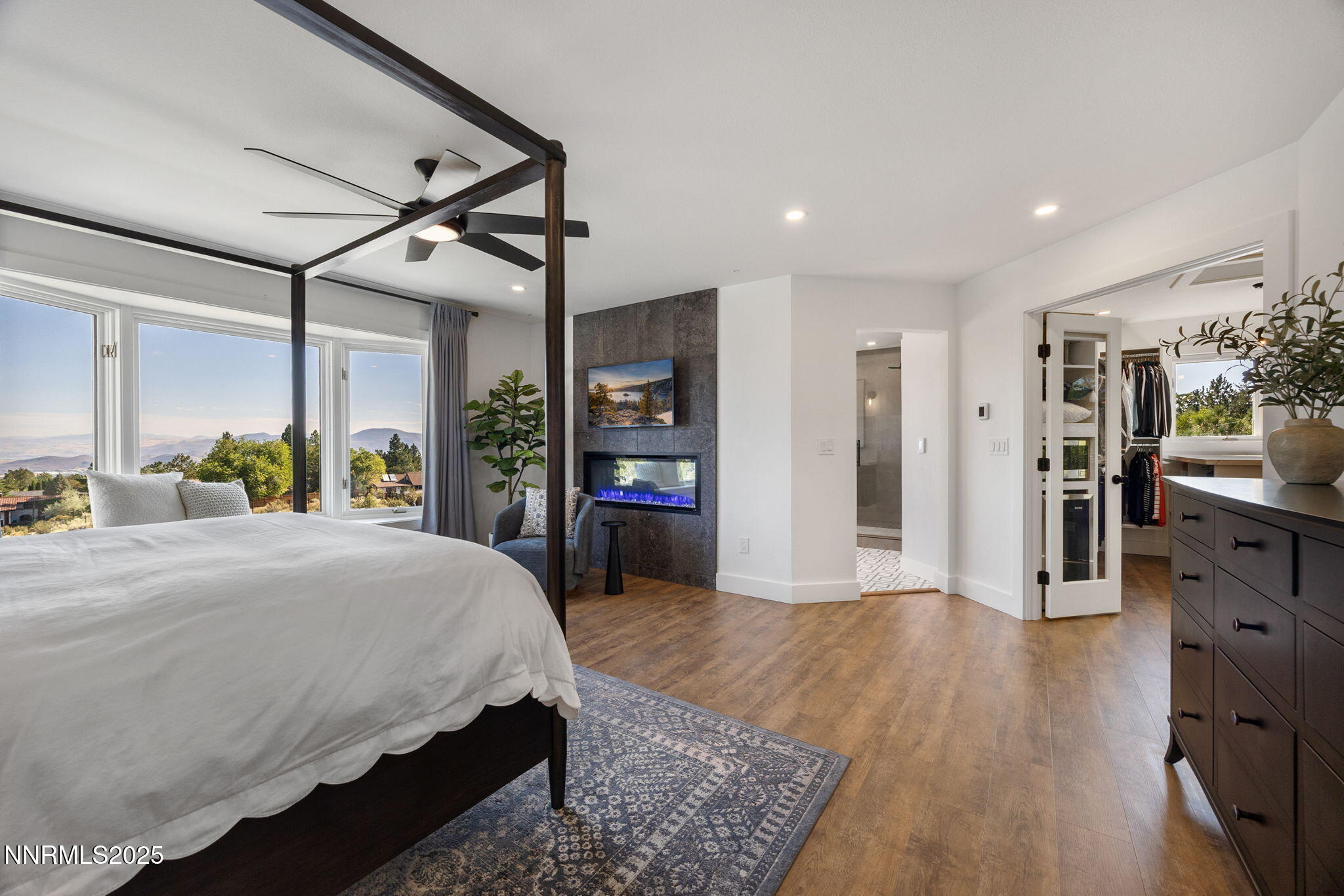 85-web-or-mls-13205 Welcome upstairs-10