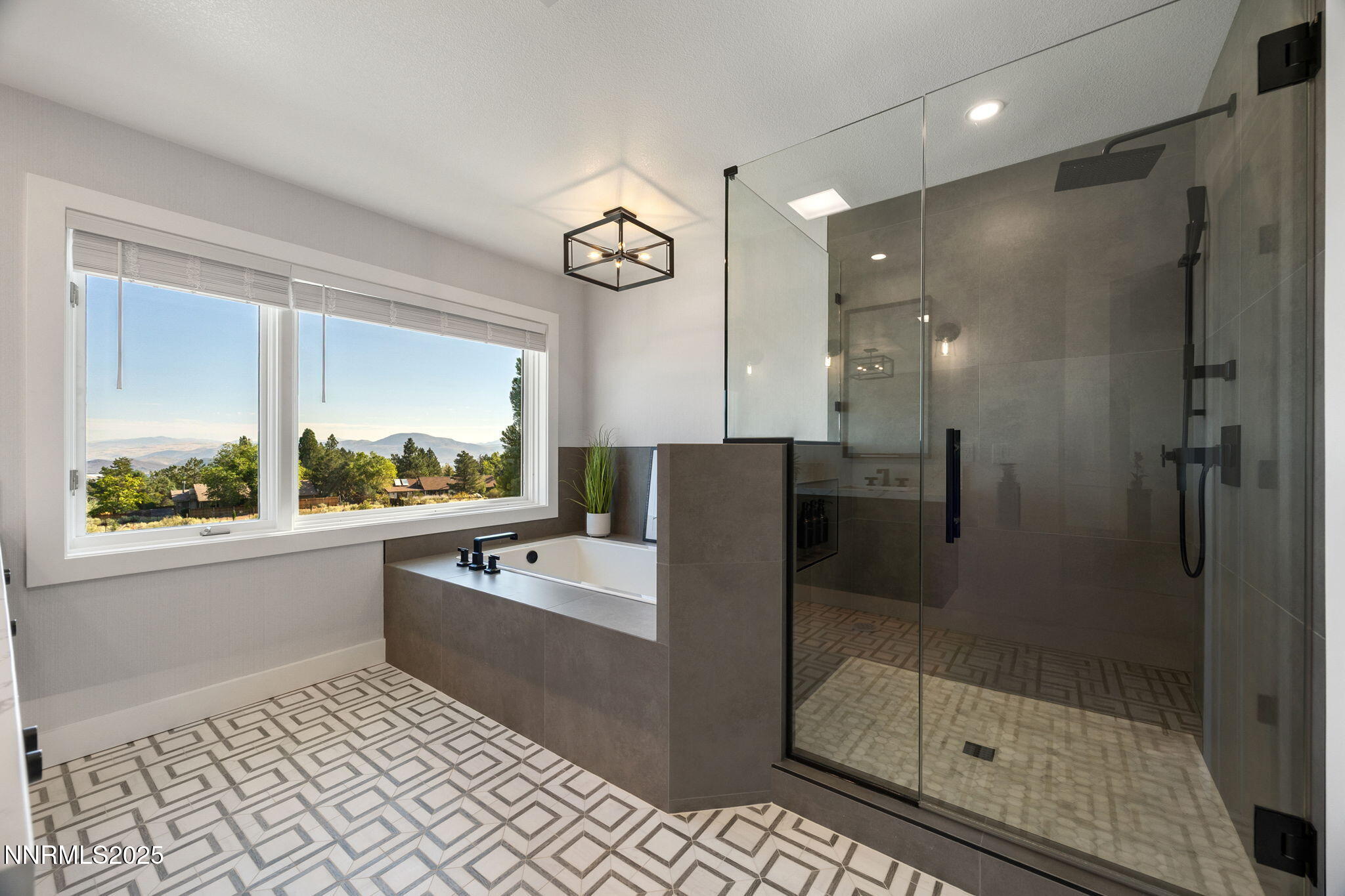 87-web-or-mls-13205 Welcome upstairs-12