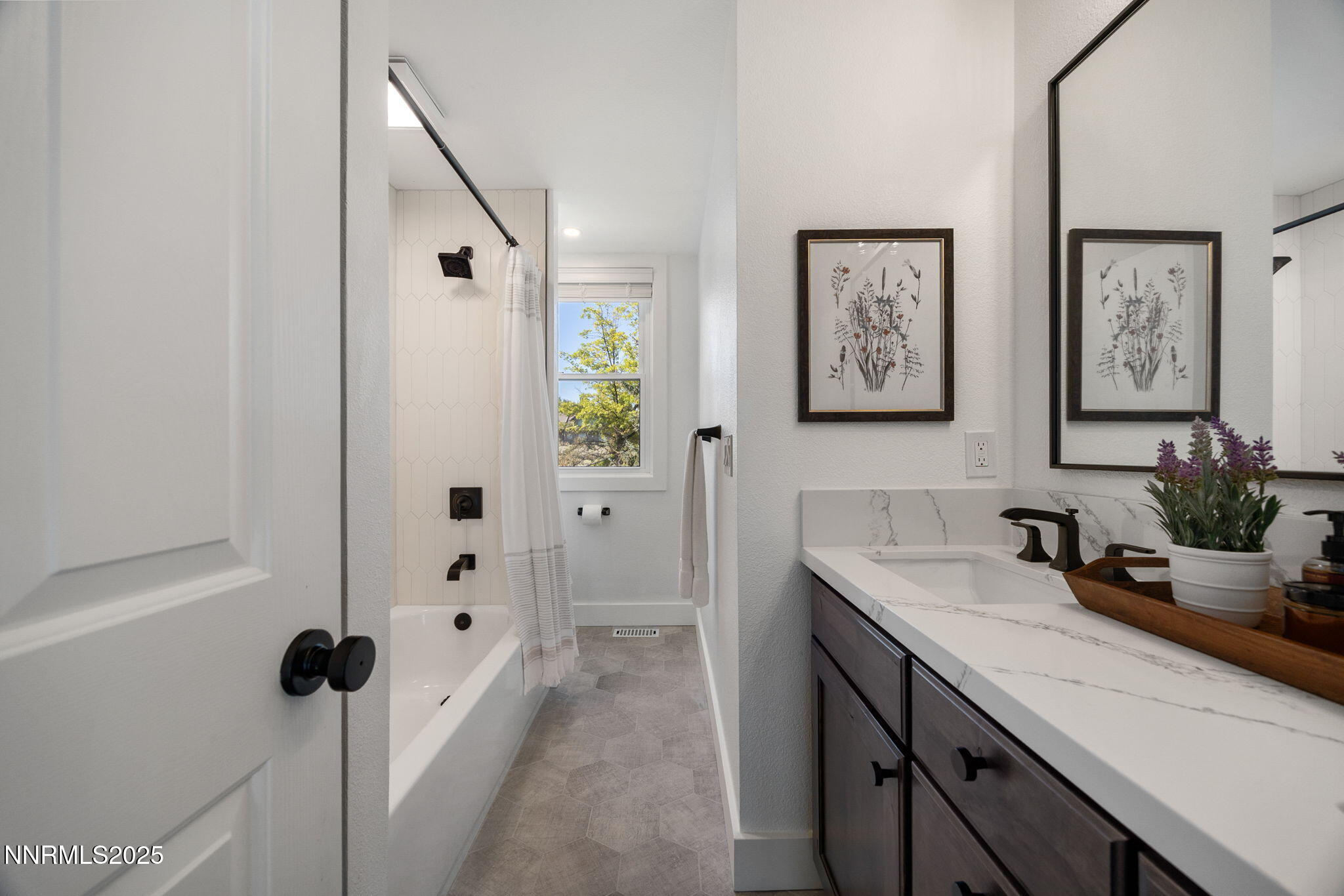 82-web-or-mls-13205 Welcome upstairs-7