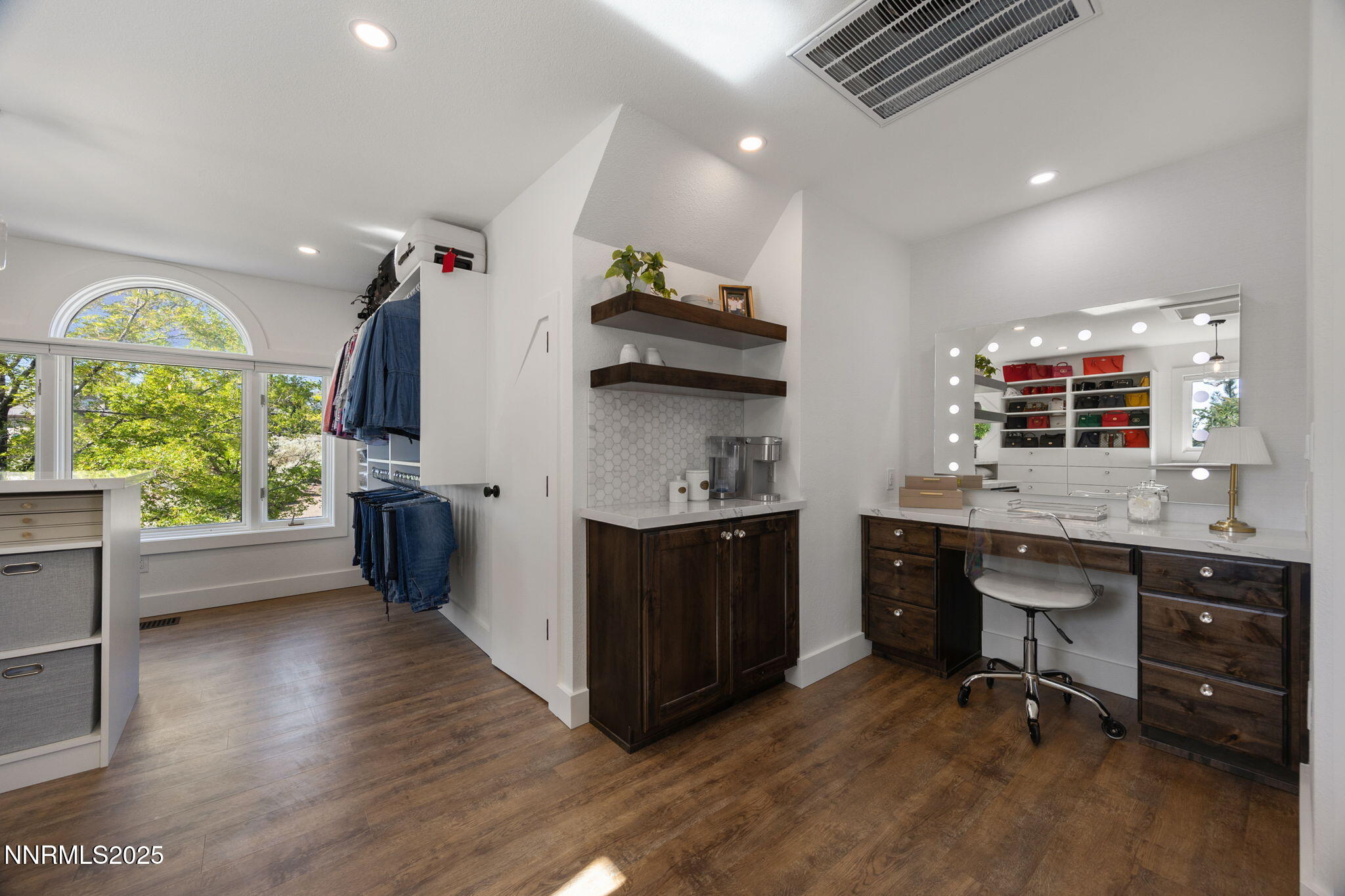 90-web-or-mls-13205 Welcome upstairs-15