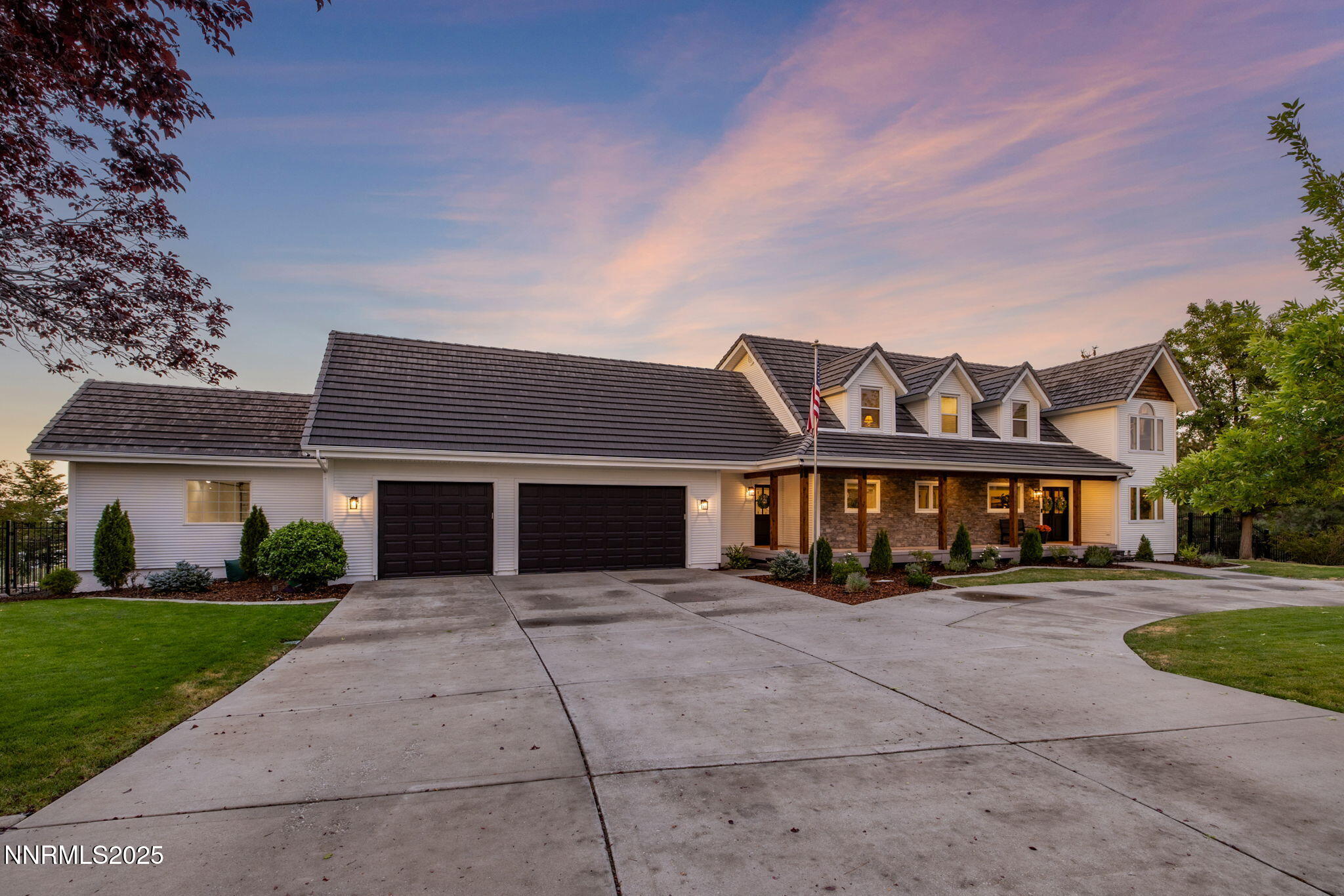 22-web-or-mls-13205 Welcome Way Twilight