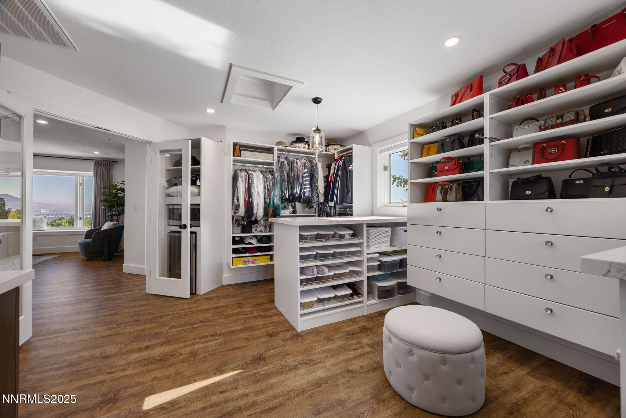 91-web-or-mls-13205 Welcome upstairs-16