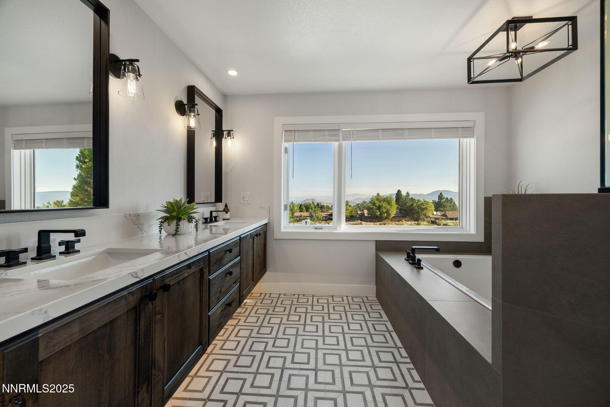 88-web-or-mls-13205 Welcome upstairs-13