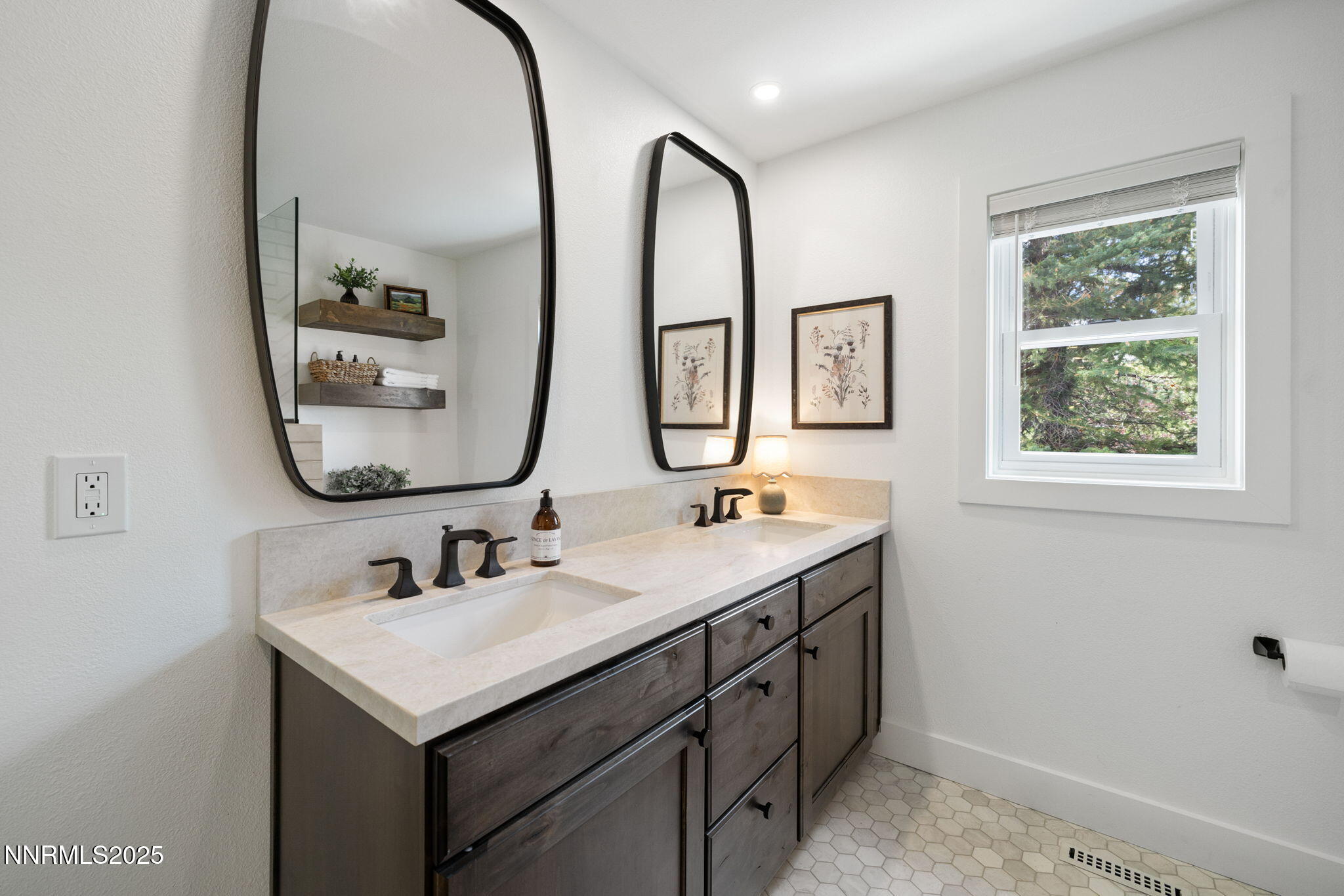 38-web-or-mls-13205 Welcome Way-11