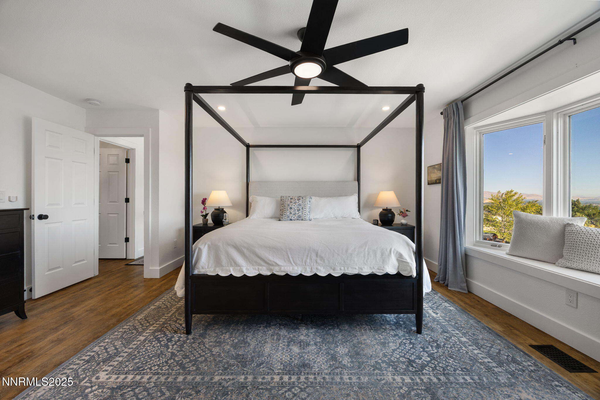 84-web-or-mls-13205 Welcome upstairs-9