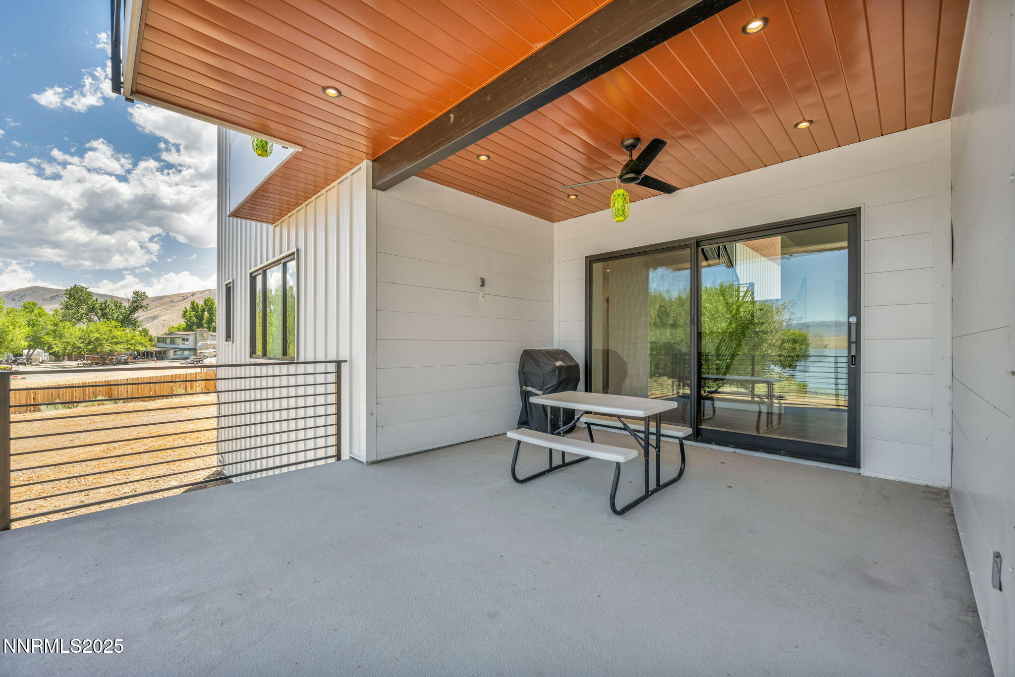 14-web-or-mls-1971-comstock-dr