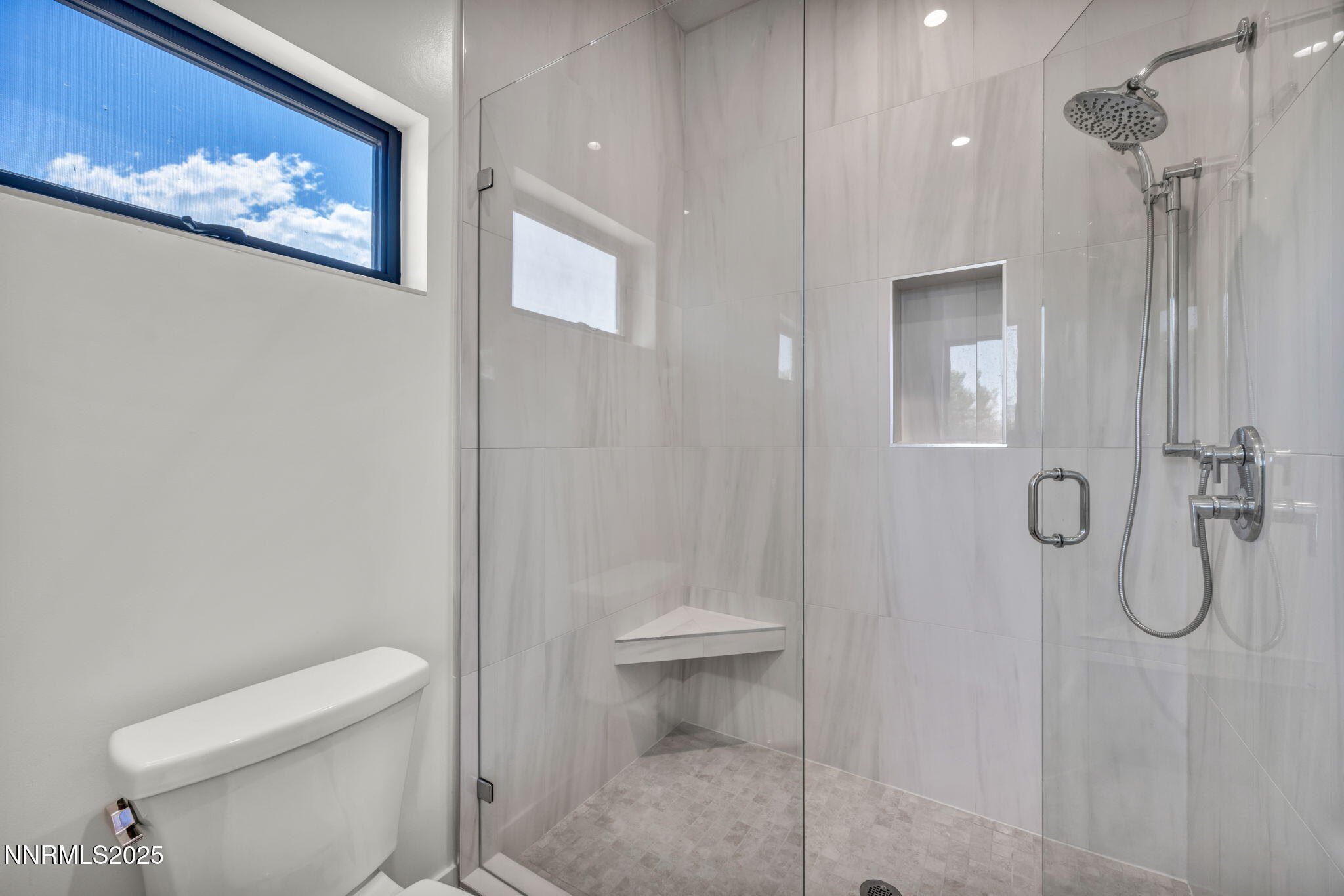 64-web-or-mls-1971-comstock-dr