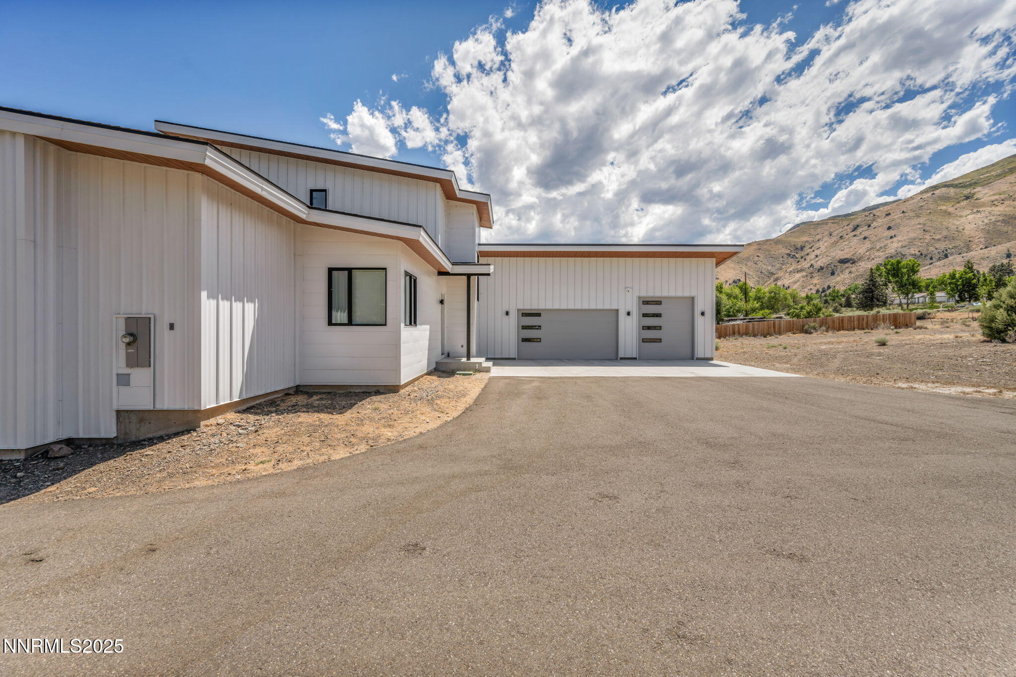 5-web-or-mls-1971-comstock-dr