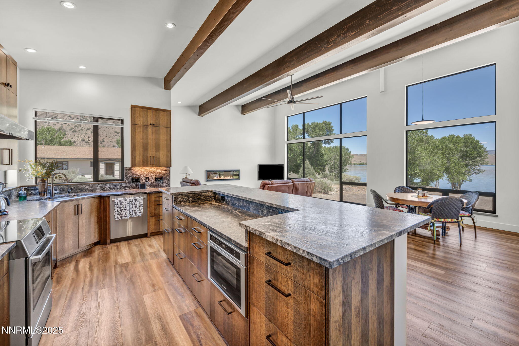 42-web-or-mls-1971-comstock-dr