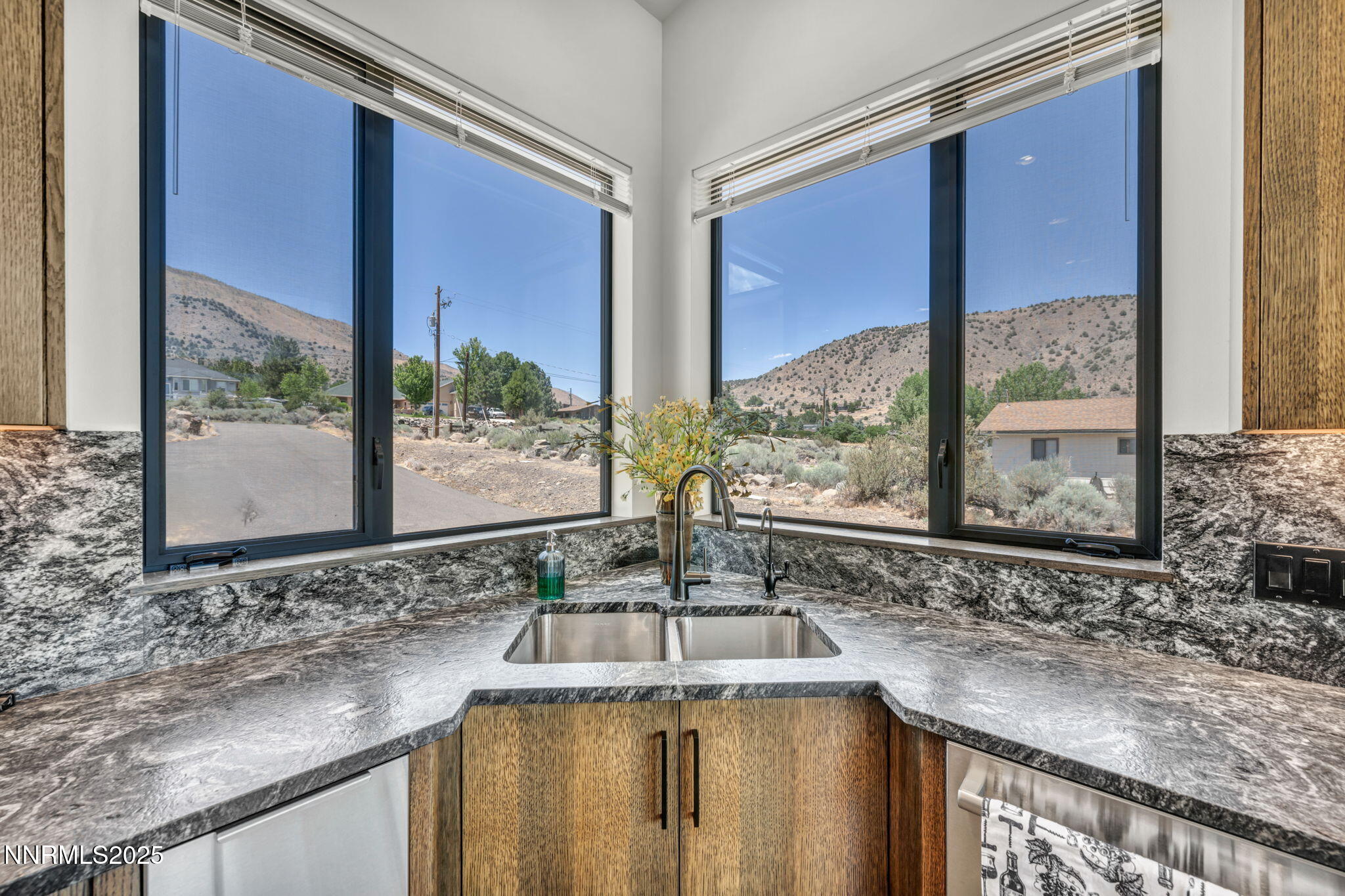 95-web-or-mls-1971-comstock-dr