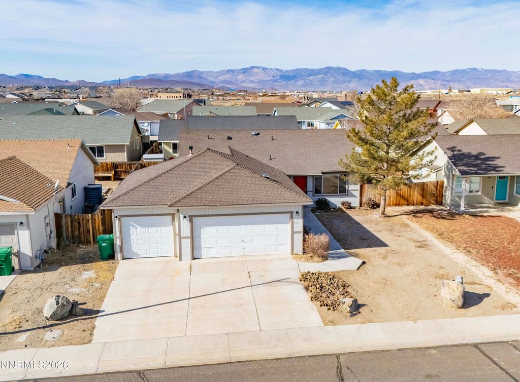 Photo of 911 Jessica Lane, Fernley, NV 89408 (MLS # 260000964)