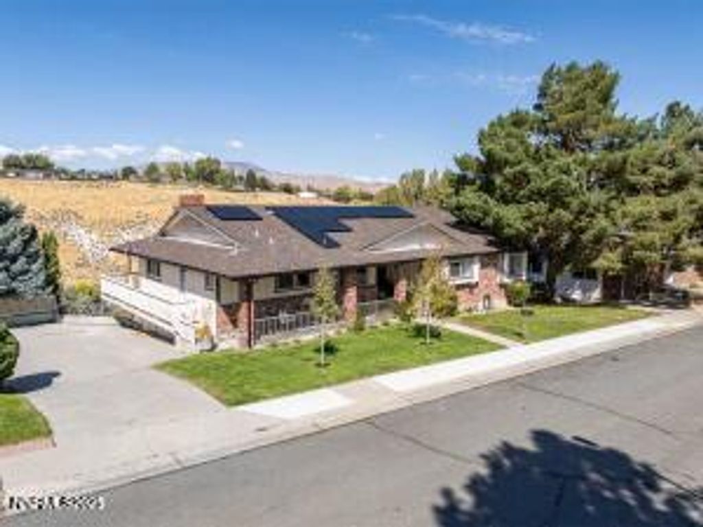 Photo of 2301 Solari Drive, Reno, NV 89509 (MLS # 260000394)