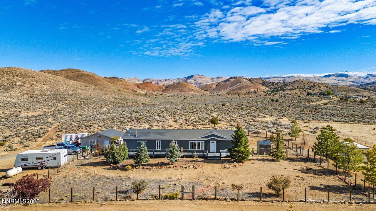 300 Crossover Wide Shot front