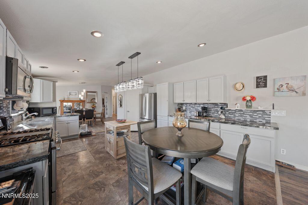 300 Crossover - kitchen cabinet view