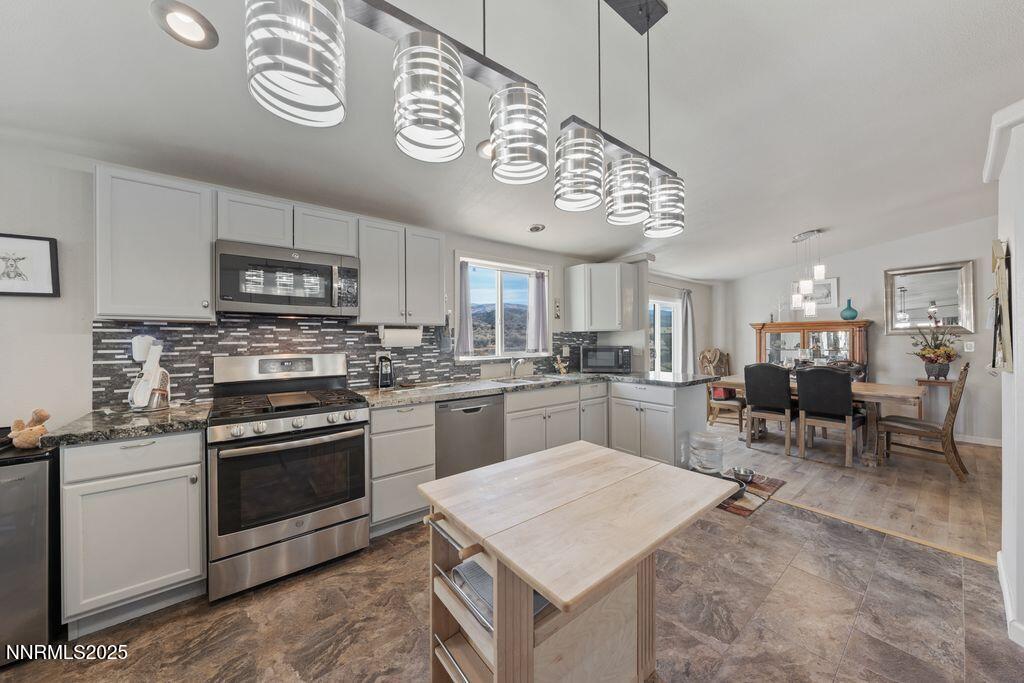 300 crossover kitchen sink side view