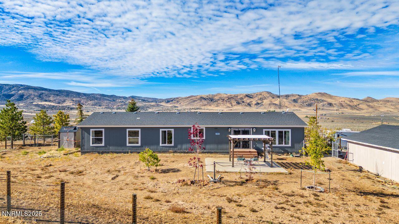 300 Crossover Close up Backyard