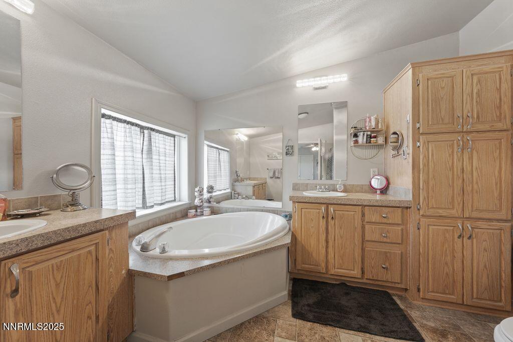 300 crossover primar bath tub