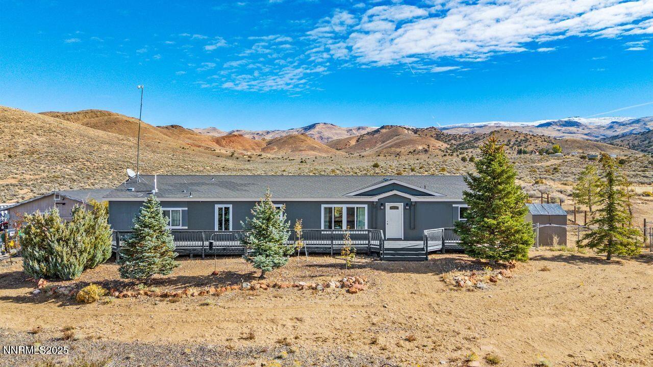 300 Crossover - Front view