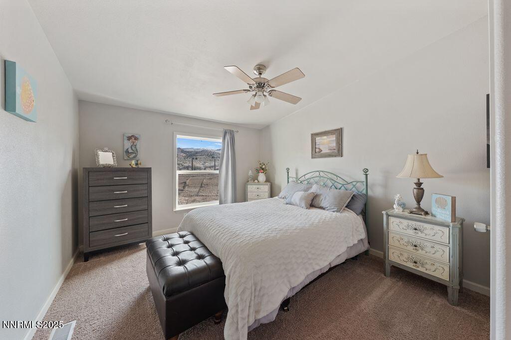 300 crossover - guest bed 2