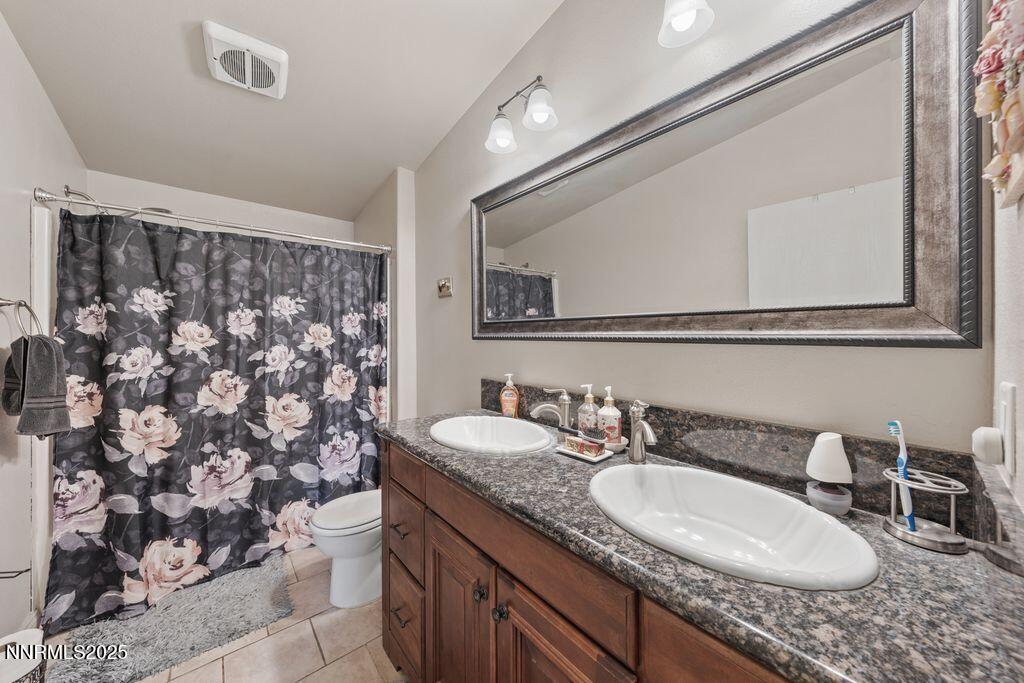 300 crossover - guest bath