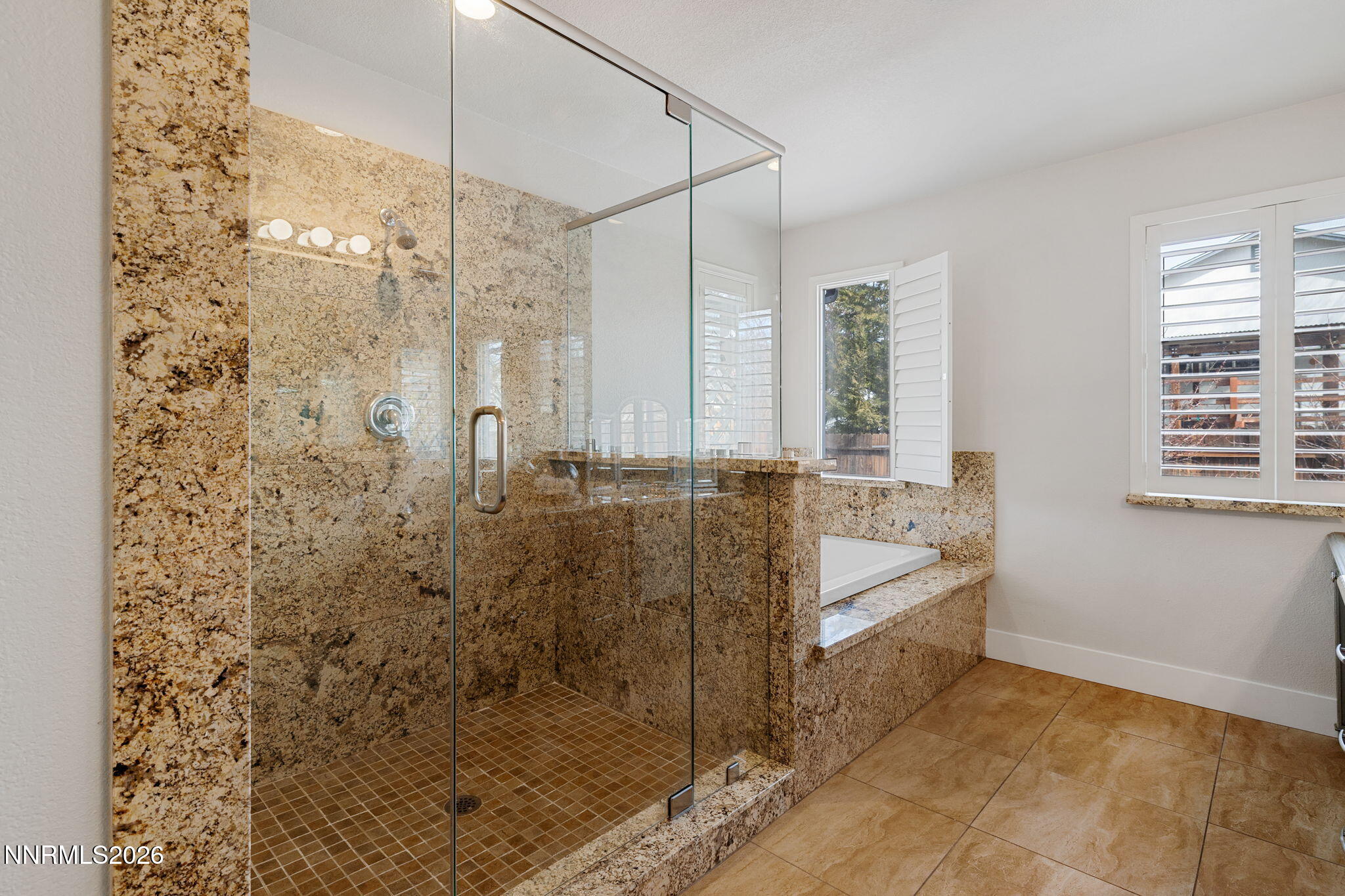 18-web-or-mls-3510 Comstock-20