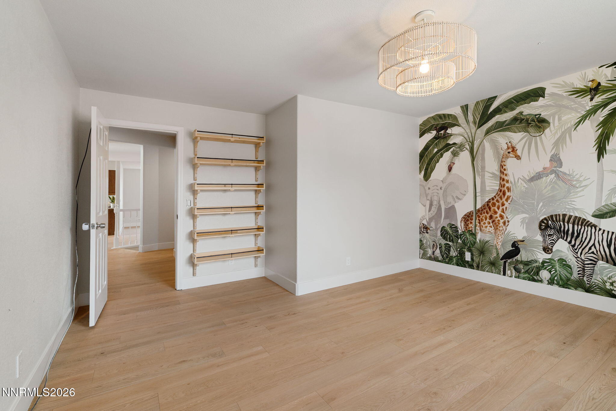 11-web-or-mls-3510 Comstock-13