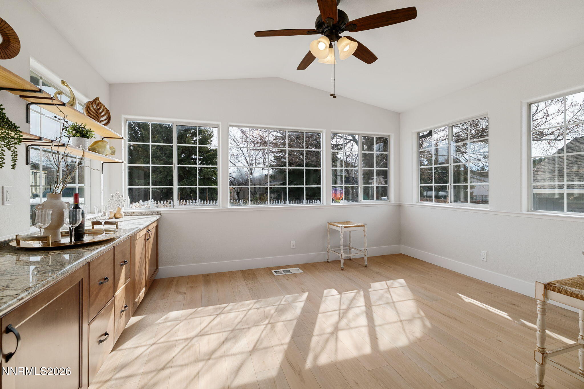 9-web-or-mls-3510 Comstock-9