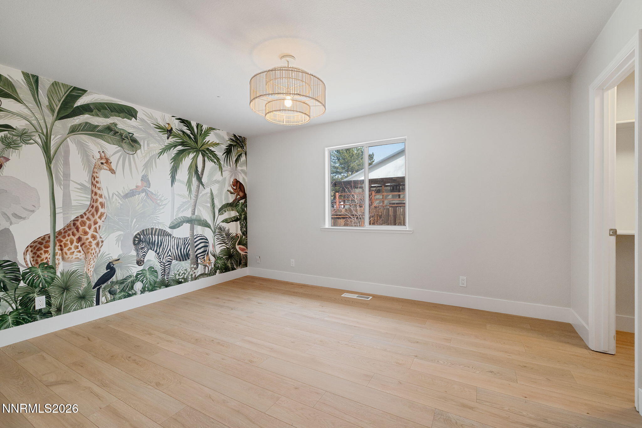 10-web-or-mls-3510 Comstock-12