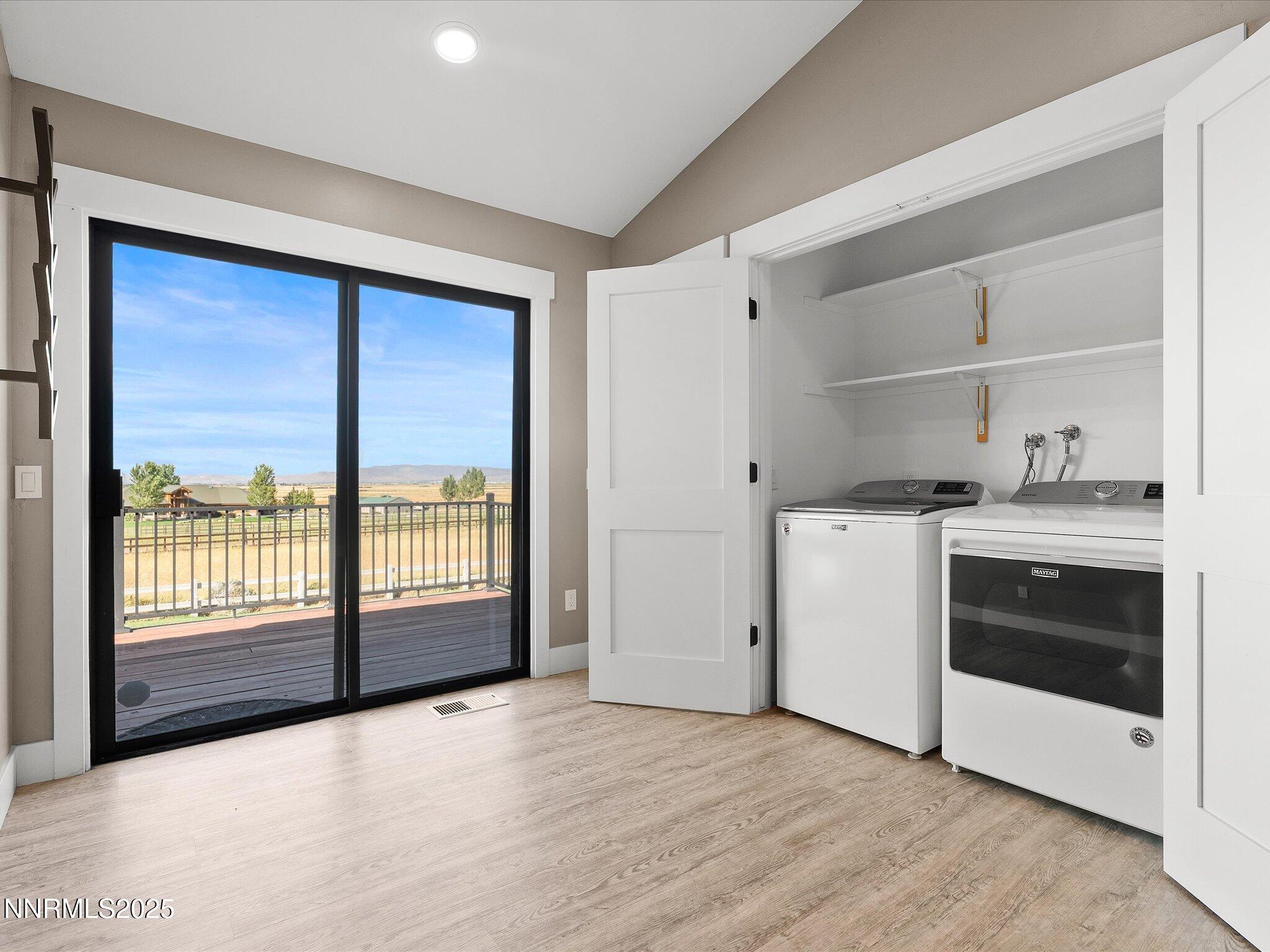 24-228 Beverly Way-123