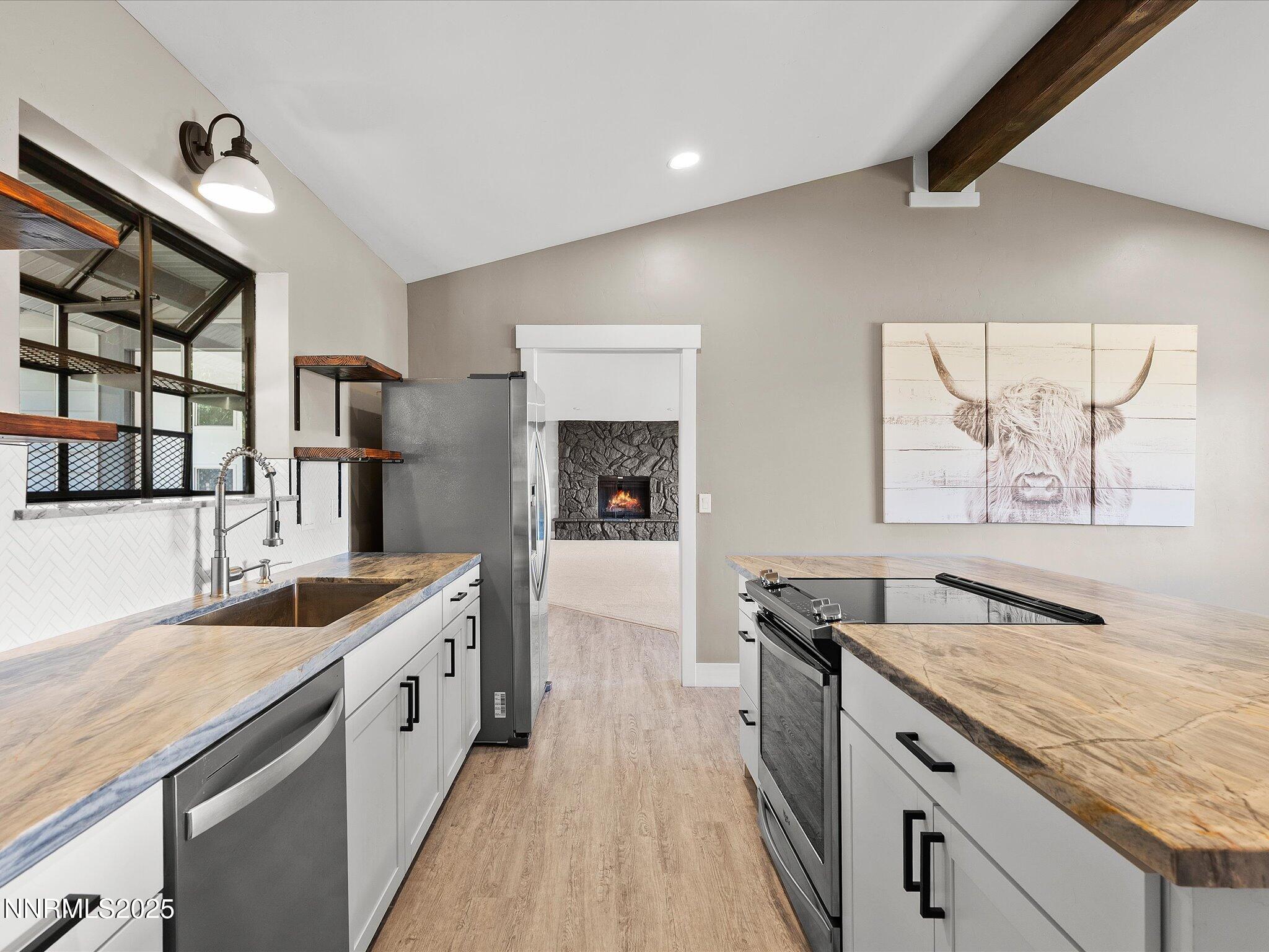 14-228 Beverly Way-113