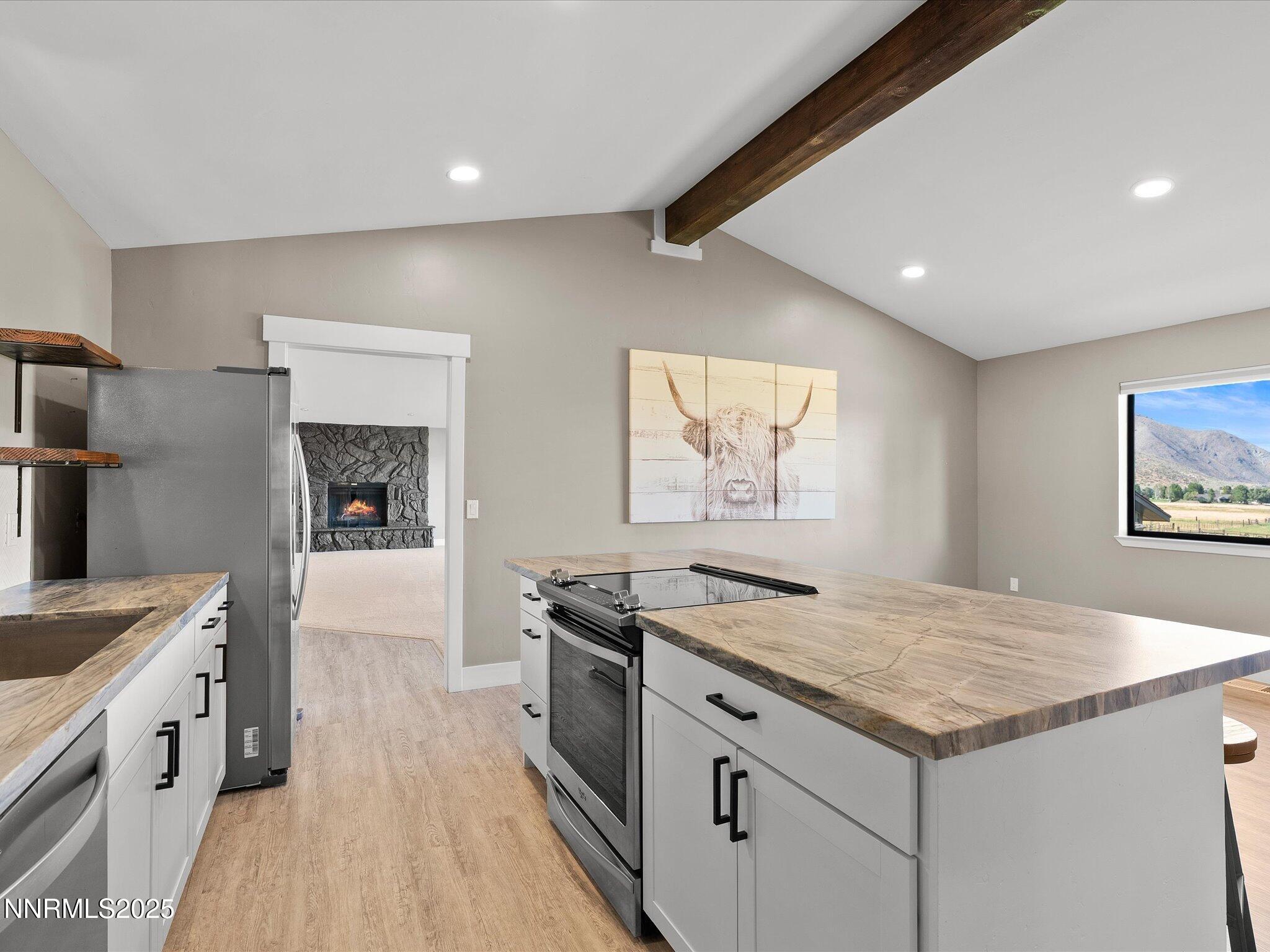 15-228 Beverly Way-114