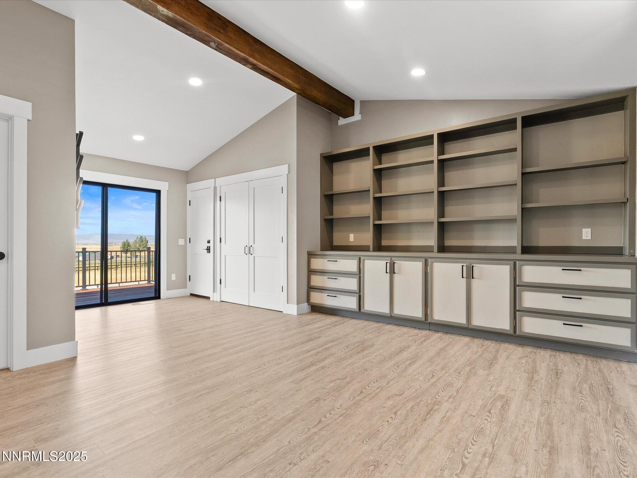 21-228 Beverly Way-120