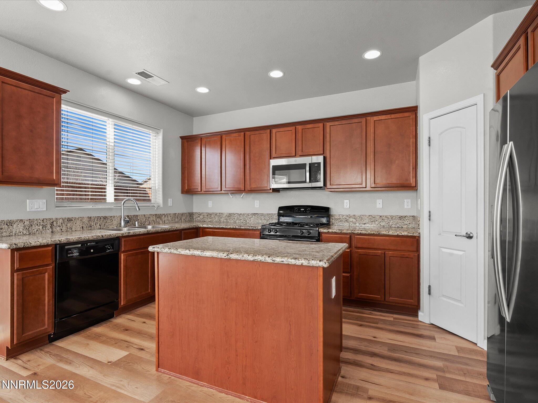 12-143 Walnut Dr-111