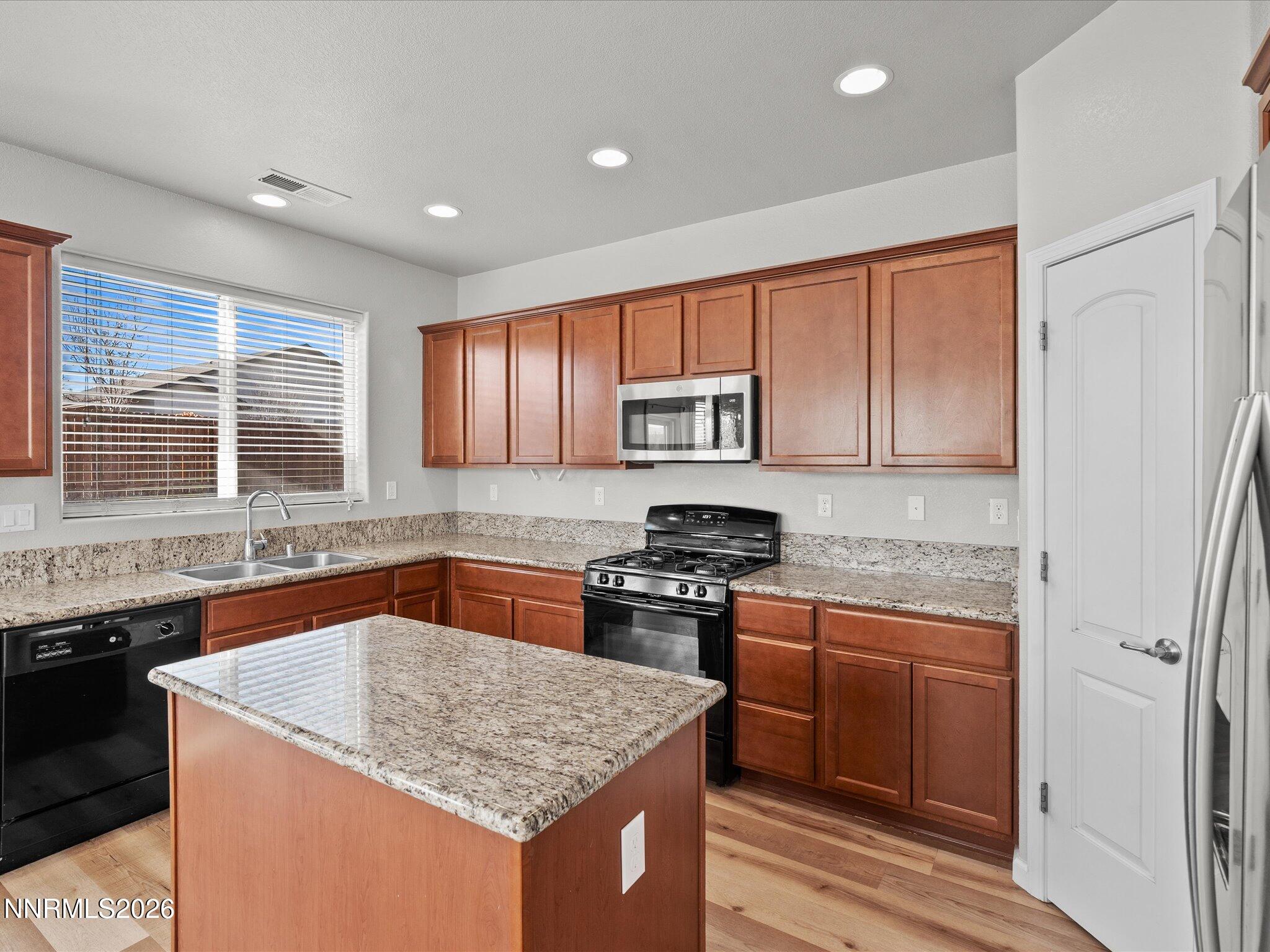 17-143 Walnut Dr-116