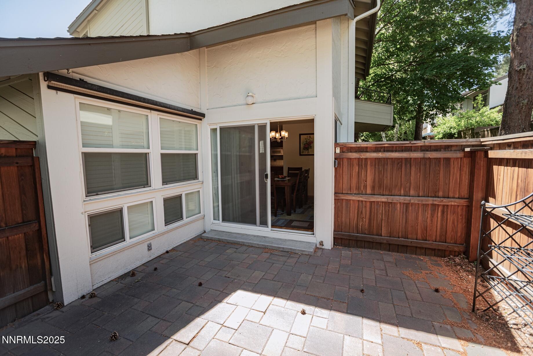 32 - Courtyard Patio II - 40803